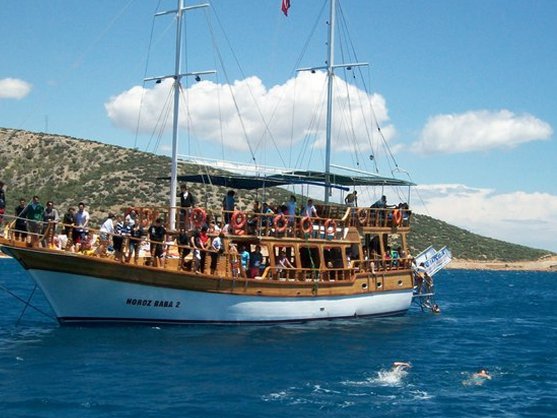 Yolculara g�n�birlik tekne uyar�s�