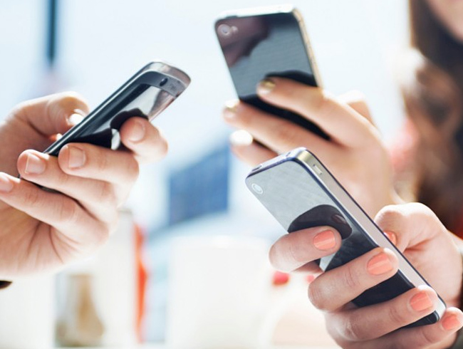 Telefon kullanmak omurgay� tersine d�nd�r�yor