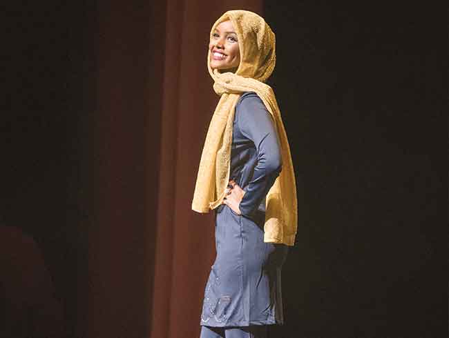 Moda devlerini ilahi mesajyla aydnlatan yldz Halima Aden