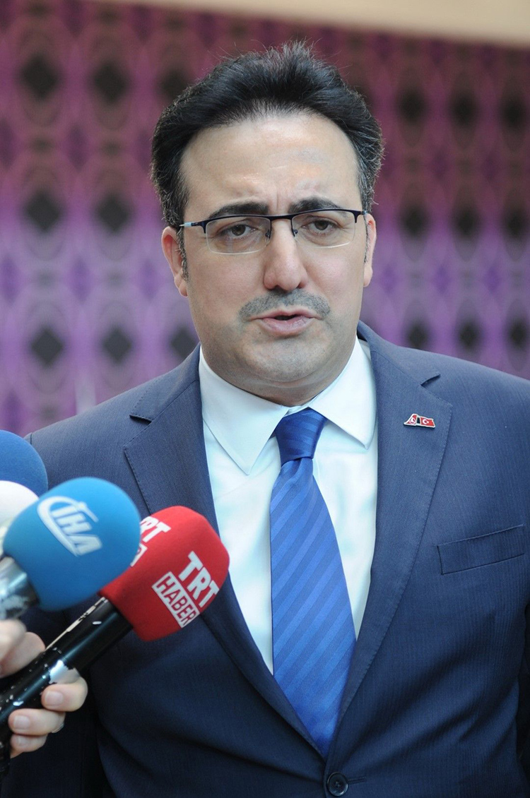 THY Y�netim Kurulu Ba�kan� �lker Ayc� a��klad�: THY yolculara laptop verecek