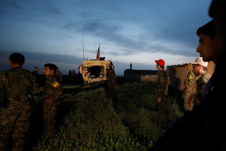 Terr rgt PKK'nn Suriye uzants YPG'liler dn gece ABD askerleriyle birlikte snrda nbet tuttu