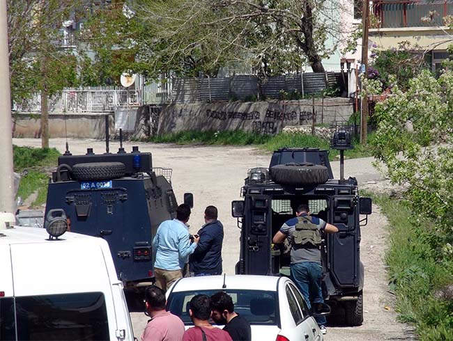 8 ter�ristin etkisiz hale getirildi�i operasyonun yap�ld��� alanlar, �zel g�venlik b�lgesi ilan edildi