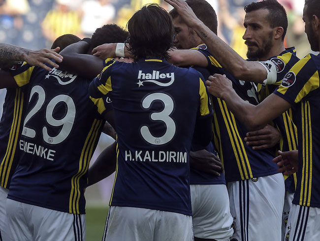 Emenike 162 gn sonra forma ans buldu