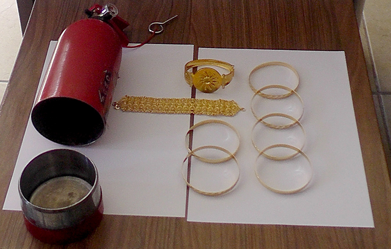 Bursa'da kuyumcuya sahte alt�n satan 3 ki�i tutukland�