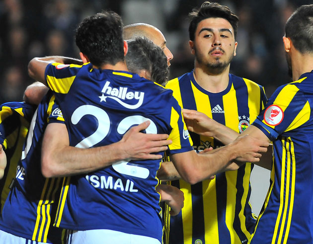 Advocaat derbide sa bekte Ozan Tufan' oynatacak