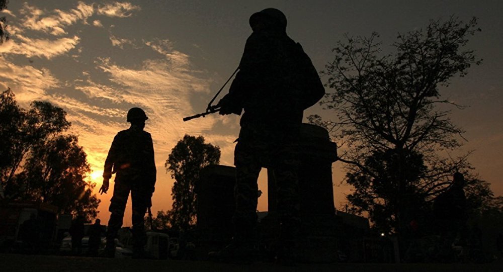 Hindistan'dan Pakistan'a sulama: Askerlerimizin kafasn kestiler