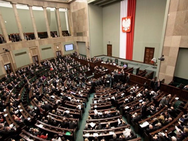 Polonya cumhurbakan anayasa referandumu istedi