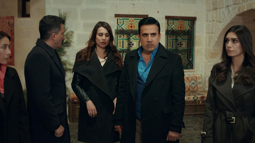 A�k ve Mavi yeni b�l�mde Cemal �l�yor mu