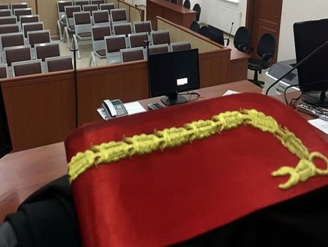 HSYK, 107 hakim ve savcy grevden ihra etti