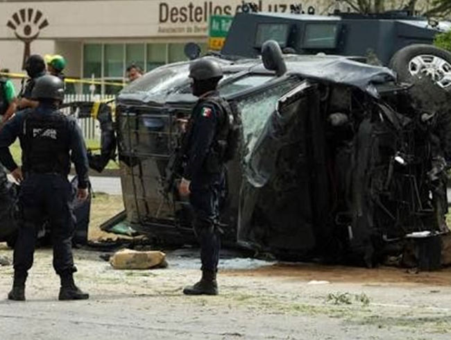 Meksika'da �eteler aras�nda ��kan �at��mada 12 ki�i �ld�