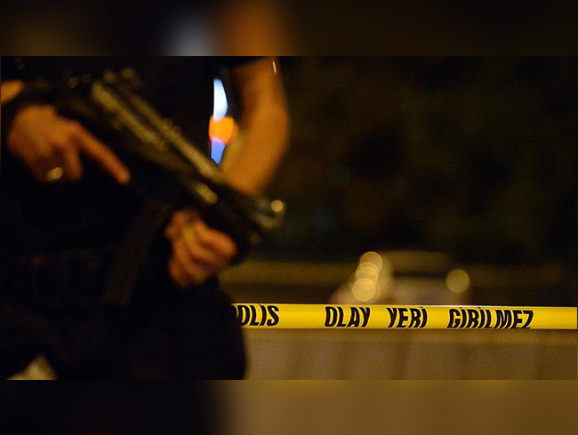 Cizre'de askerleri ta��yan z�rhl� ara� devrildi: 9 asker yaral�