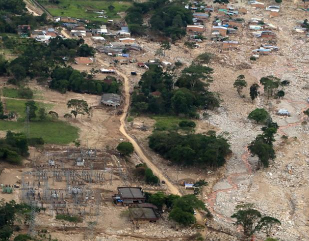 Kolombiya'daki felakette 370 ki�i �ld�