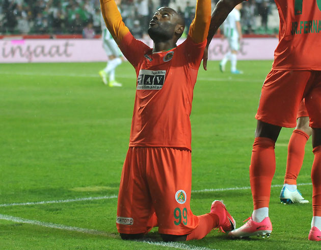 Sper Lig'de Vanger Love rzgar esiyor