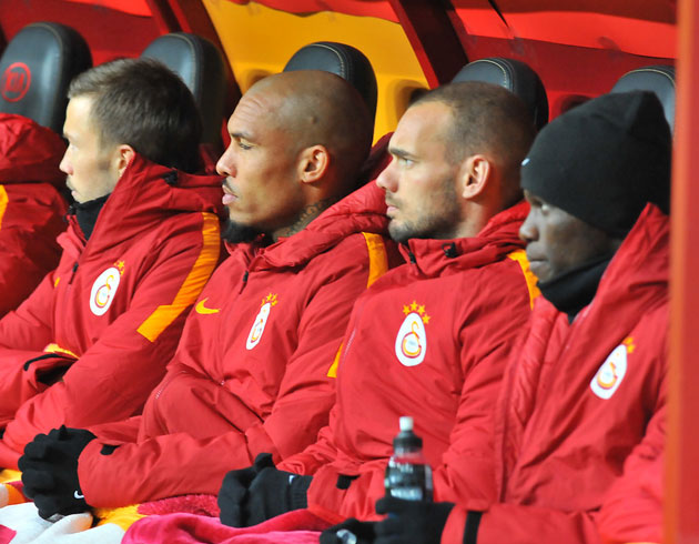 Galatasaray'da Sneijder, Bruma ve De Jong'a ceza geliyor
