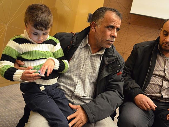 Yahudi yerleimcilerin evlerini kundaklamas sonucu 3 aile ferdini kaybeden Devabie ailesi, srail hkmeti aleyhinde dava at
