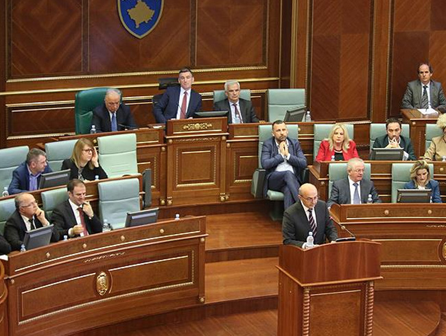 Kosova'da h�k�met d��t�