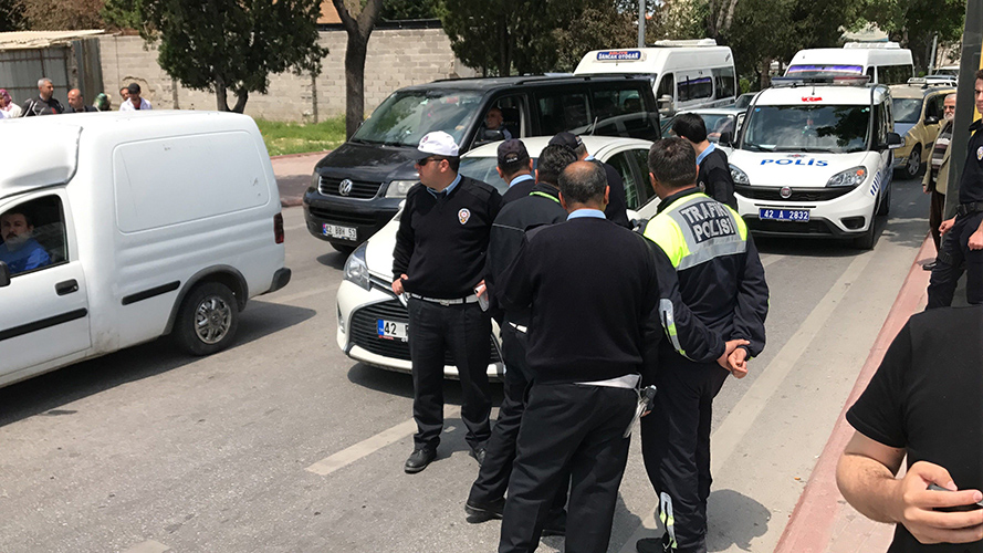 Trafikte tart��t��� hamile doktoru silahla vurdu