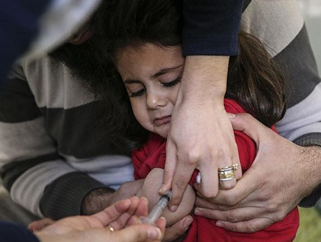 Suriyeli snmaclarn ocuklar alanyor