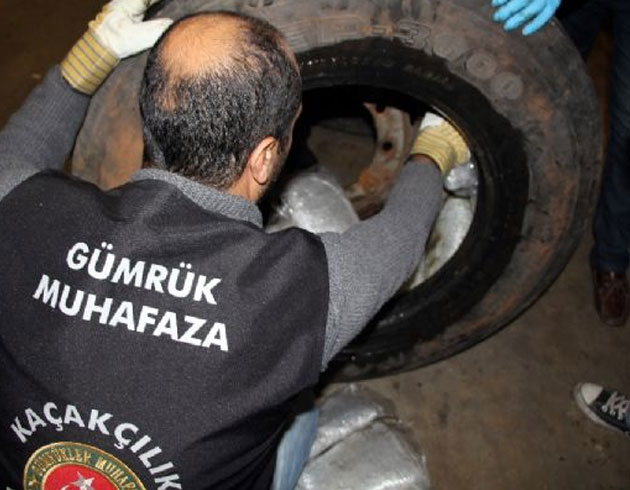 Edirne'de TIR lastiinden 114 kilogram esrar kt