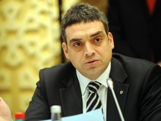 Oran da bayrak a�t�