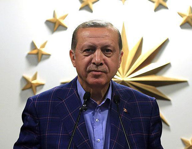 Cumhurbakan Erdoan altn madalya kazanan sporcular kutlad