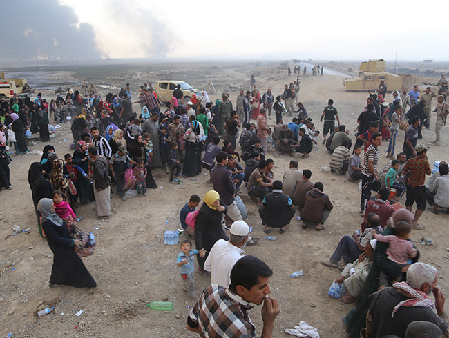 Musul'da yaanan atma ve operasyonlar nedeniyle 700 bin sivil yerinden edildi