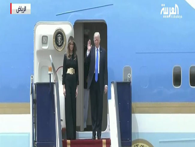 lk yurt d ziyaretini gerekletirmek zere ABD bakan Trump Suudi Arabistan'a indi