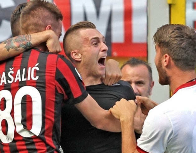 Bologna'y� 3-0 ma�lup eden Milan, Avrupa Ligi �n eleme oynama hakk�n�n� kazand�