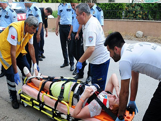 Antalya'da polis memuru kazayla nianlsn vurdu