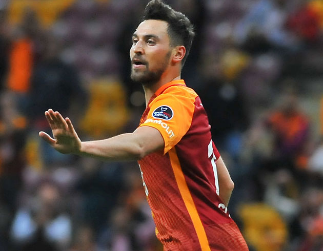 Sinan Gm Galatasaray'da kalyor