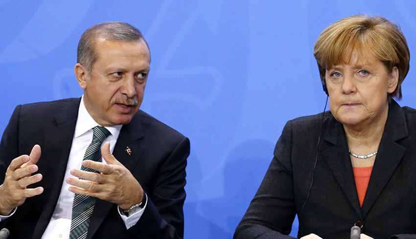 Cumhurbakan Erdoan'la gren Merkel'den skandal istek: Deniz Ycel'i brakn