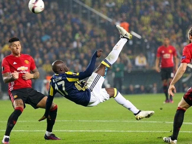 Sow'un Manchester United'a att rveata gol UEFA Avrupa Ligi'nde en gzel 4. gol seildi
