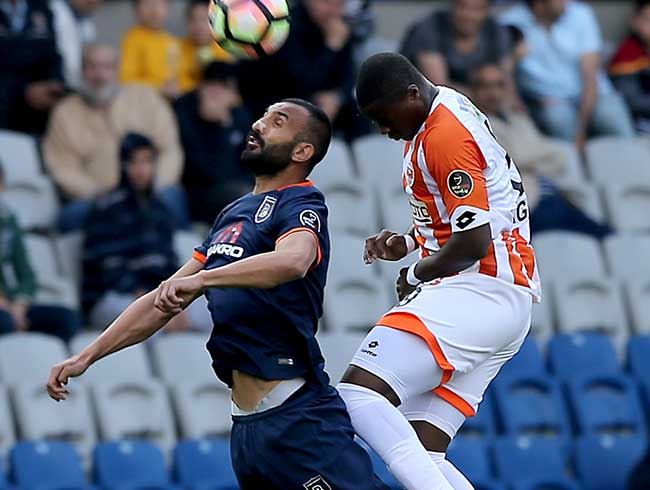 Medipol Baakehir sahasnda Adanaspor'u 2-1 malup etti
