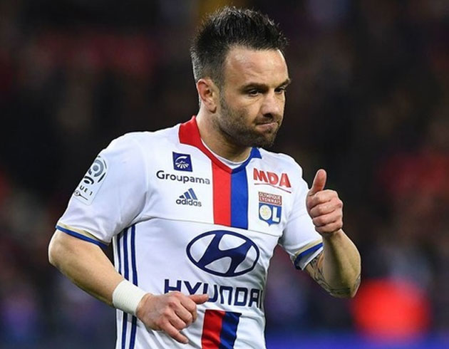 Fenerbahe, Valbuena iin Lyon Bakan Aulas ile el skt