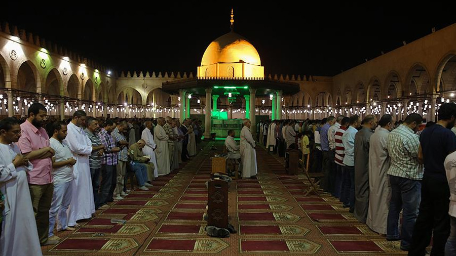 M�s�r'da teravih namaz�n�n ''sesi k�s�ld�''