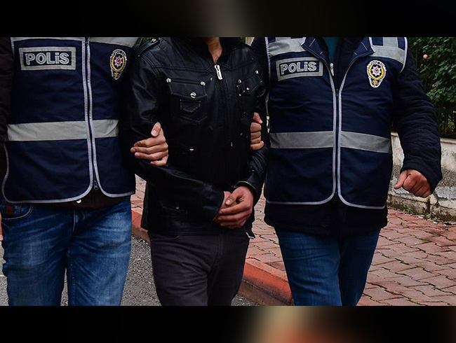 Gaziantep'te 8 eski polis FET'den tutukland