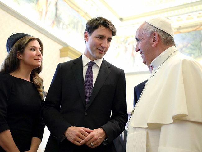 Kanada Babakan, yerli ocuklara istismardan tr Papa'dan resmi zr talep etti