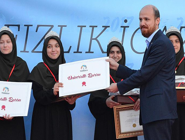 Bilal Erdo�an, haf�zl�k icazet merasimine kat�ld�
