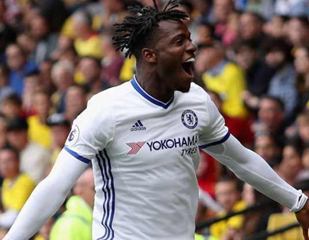 Fenerbah�e Michy Batshuayi i�in Chelsea'nin kap�s�n� �al�yor