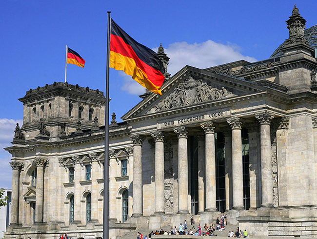 Almanya 'yabanc� devlet ba�kanlar�na hakaret' su�unu d�zenleyen maddeyi kald�rd�