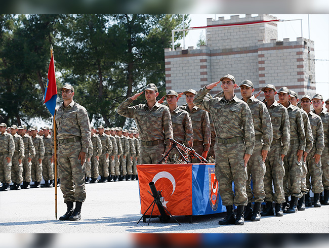 Manisa'da 4 bin 100 acemi er yemin etti