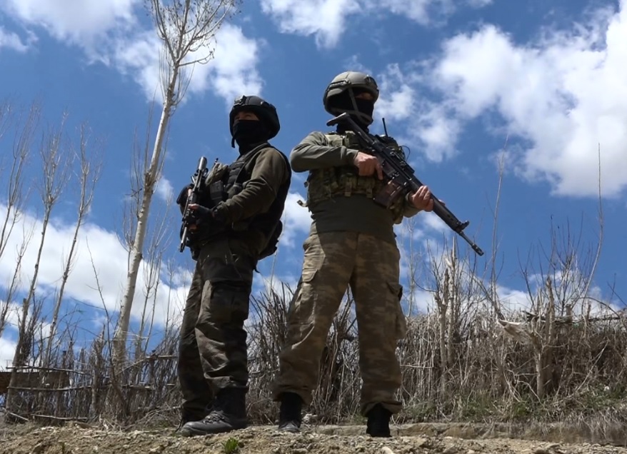 Silopi�de silah ve m�himmat ele ge�irildi