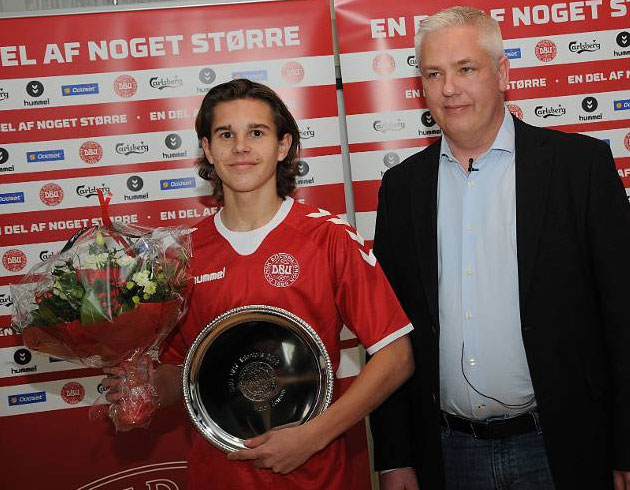 Ajax, Kopenhag'ta forma giyen 17 yandaki Victor Jensen'i transfer etti