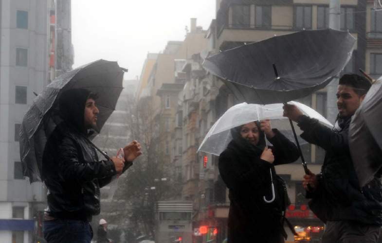 Meteoroloji Ege ve Marmara Blgesi iin kuvvetli ya uyarsnda bulundu