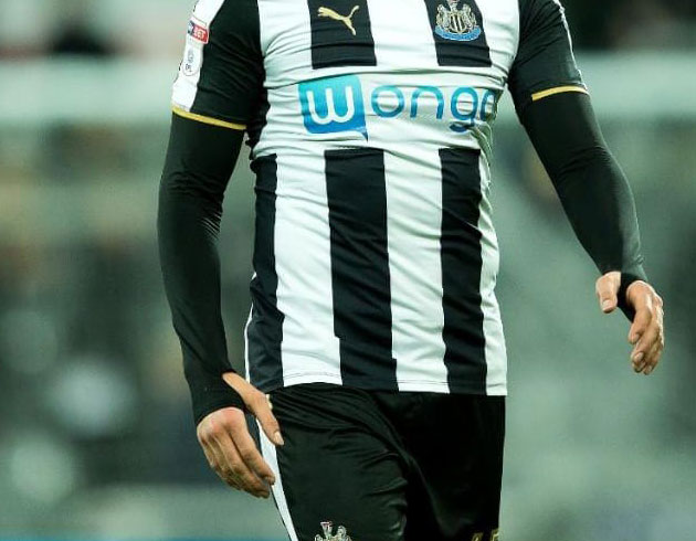 Fenerbahe Srp forvet Alexander Mitrovic'in peine dt