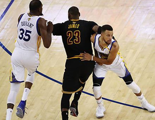Golden State ampiyonlua bir ma uzakta