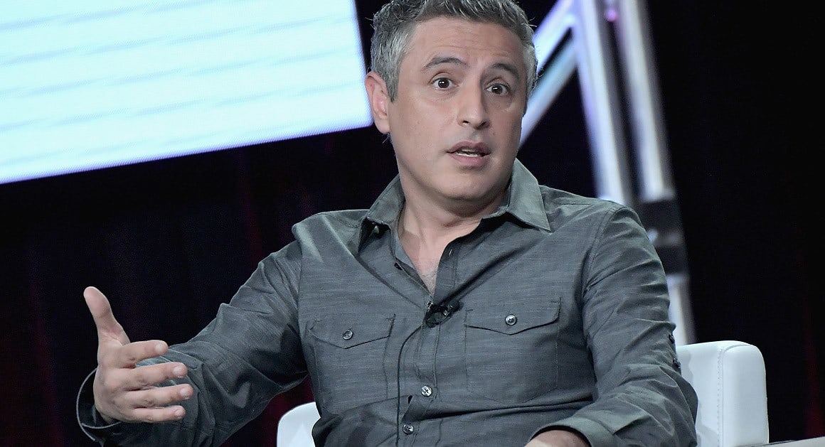 CNN, Trump'a hakaret eden sunucusu Reza Aslan ile yollarn ayrd