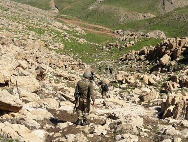 Kato Da��'nda PKK'ya kar�� y�r�t�len operasyonda �ok say�da silah ve m�himmat ele ge�irildi