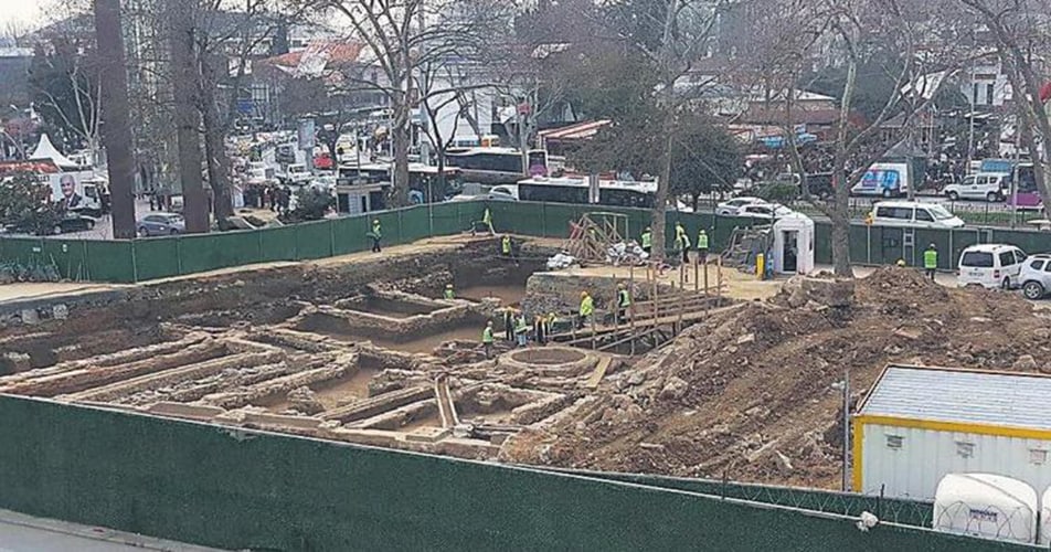 Kabata�-Be�ikta�-Mecidiyek�y-Mahmutbey metro hatt�n�n Be�ikta� istasyonunda tarihi kal�nt�lara rastland�