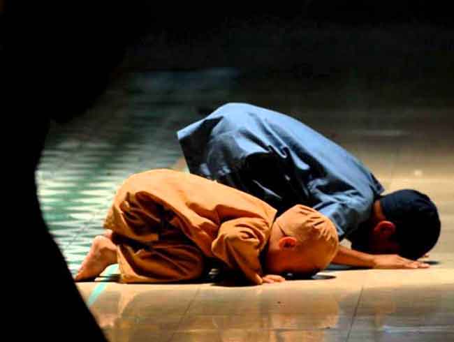 Namaz kılmayan dinden çıkar mı?